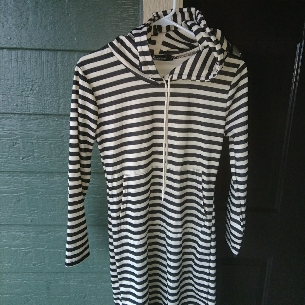 Fresh Style Medium Sized Pullover Hooded Dress/Top